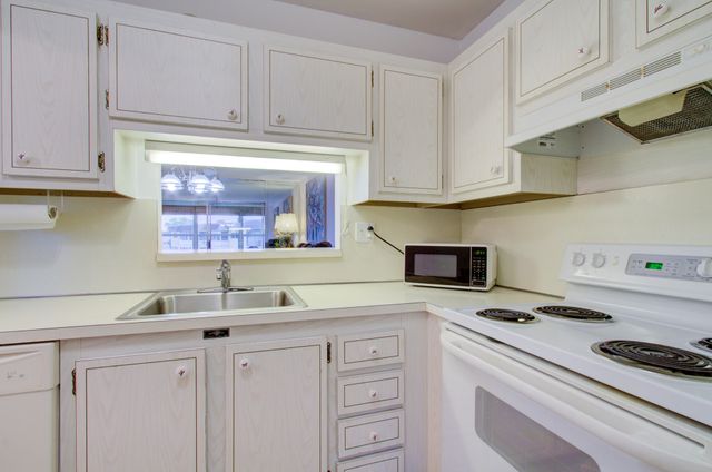 3500 NW 48th 615, Lauderdale Lakes, FL 33319