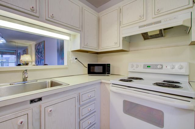 3500 NW 48th 615, Lauderdale Lakes, FL 33319