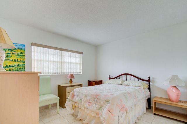 3500 NW 48th 615, Lauderdale Lakes, FL 33319