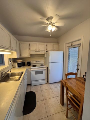 3500 NW 48th 615, Lauderdale Lakes, FL 33319