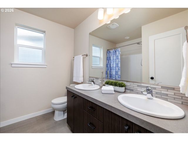 13169 Sw SAVANNAH Ln, Beaverton, OR 97005
