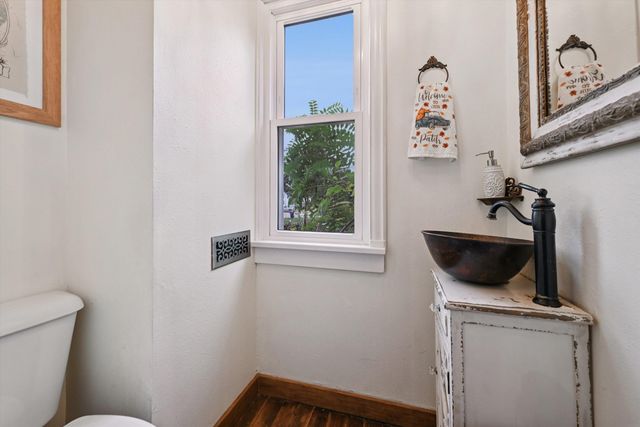 110 NE Division Street, Swisher, IA 52338