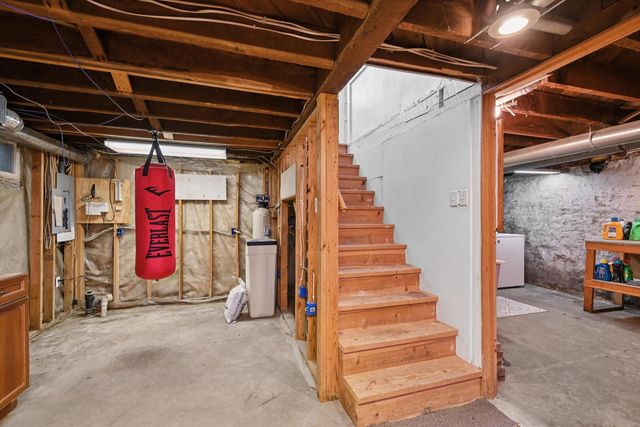 110 NE Division Street, Swisher, IA 52338