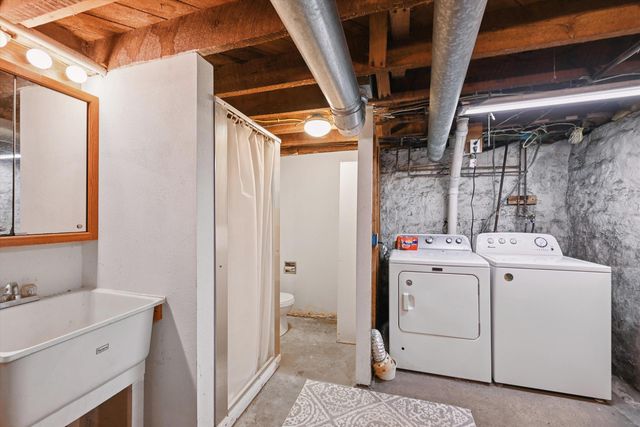 110 NE Division Street, Swisher, IA 52338