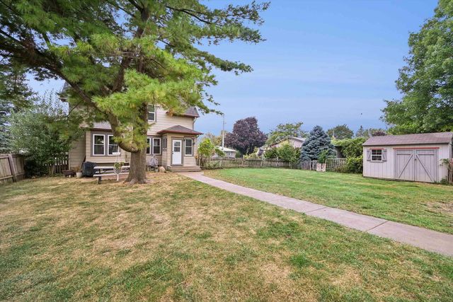 110 NE Division Street, Swisher, IA 52338