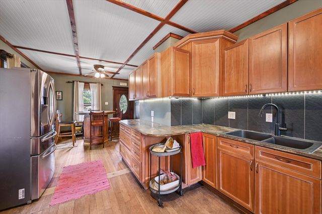 110 NE Division Street, Swisher, IA 52338