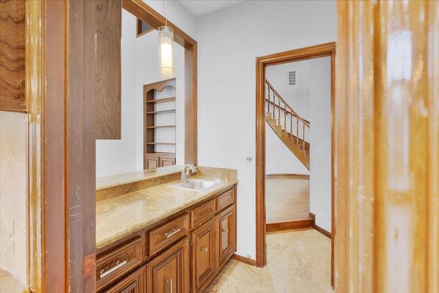 6710 Blue Hills Road, Houston, TX 77069