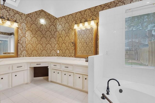 6710 Blue Hills Road, Houston, TX 77069