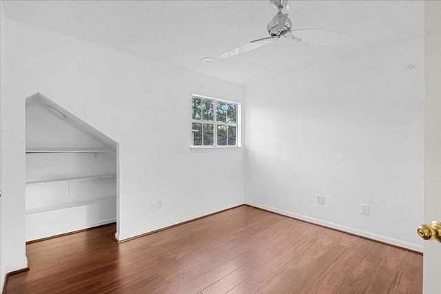 6710 Blue Hills Road, Houston, TX 77069