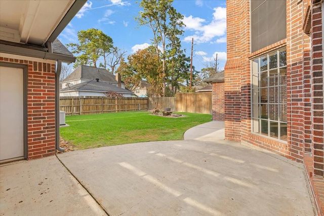 6710 Blue Hills Road, Houston, TX 77069