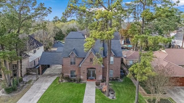 6710 Blue Hills Road, Houston, TX 77069