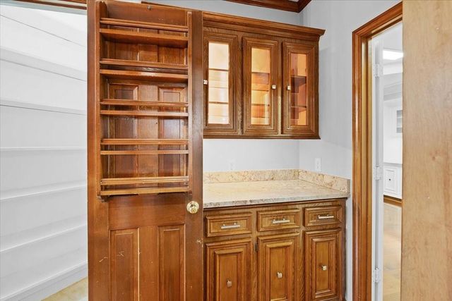 6710 Blue Hills Road, Houston, TX 77069