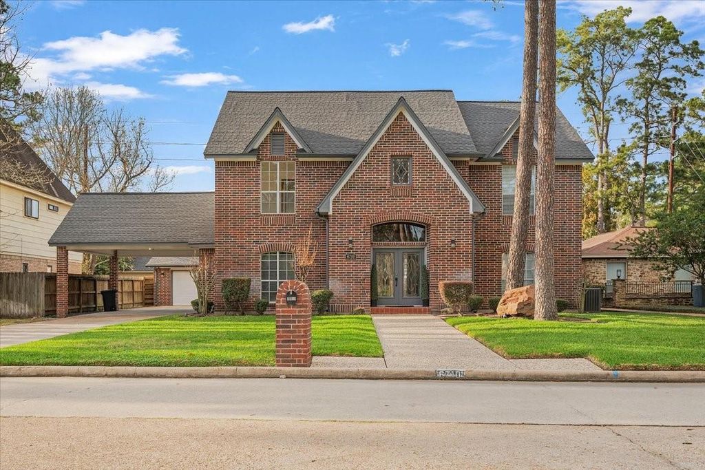 6710 Blue Hills Road, Houston, TX 77069
