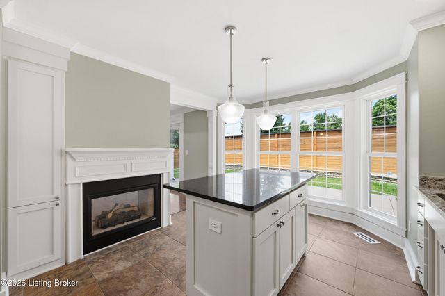 1409 Twin Ridge Rd, Louisville, KY 40242