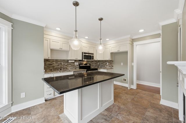1409 Twin Ridge Rd, Louisville, KY 40242