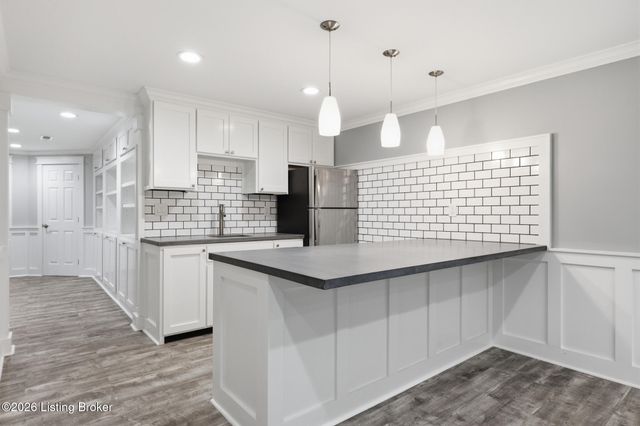 1409 Twin Ridge Rd, Louisville, KY 40242