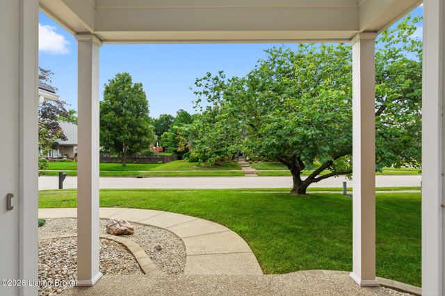 1409 Twin Ridge Rd, Louisville, KY 40242