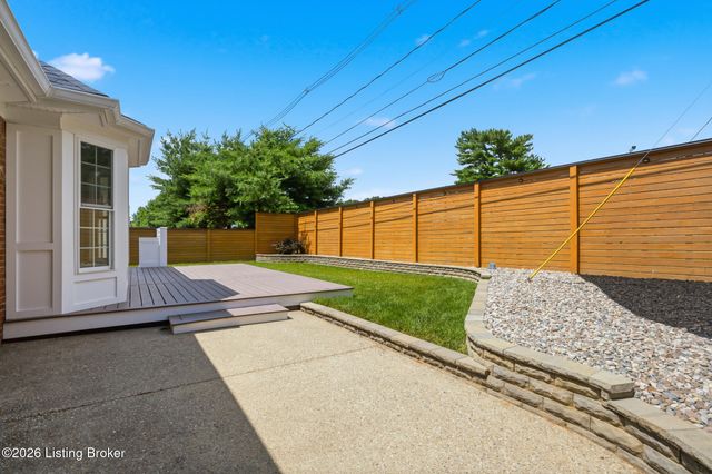 1409 Twin Ridge Rd, Louisville, KY 40242