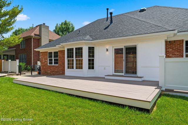 1409 Twin Ridge Rd, Louisville, KY 40242