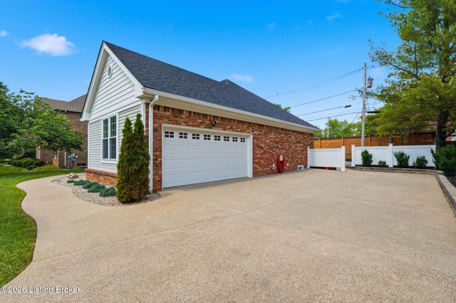1409 Twin Ridge Rd, Louisville, KY 40242