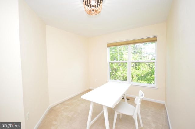1571 RENATE DR, Woodbridge, VA 22192