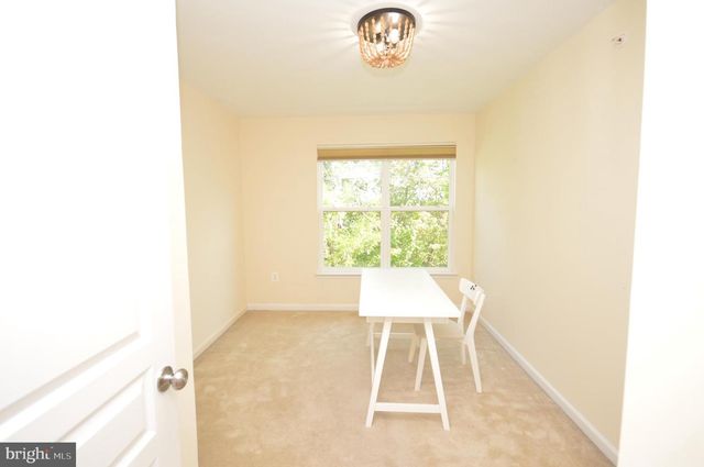 1571 RENATE DR, Woodbridge, VA 22192