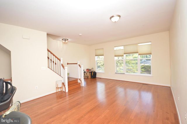1571 RENATE DR, Woodbridge, VA 22192