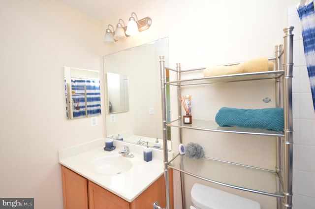 1571 RENATE DR, Woodbridge, VA 22192
