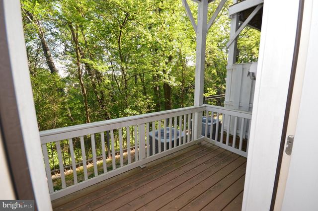 1571 RENATE DR, Woodbridge, VA 22192
