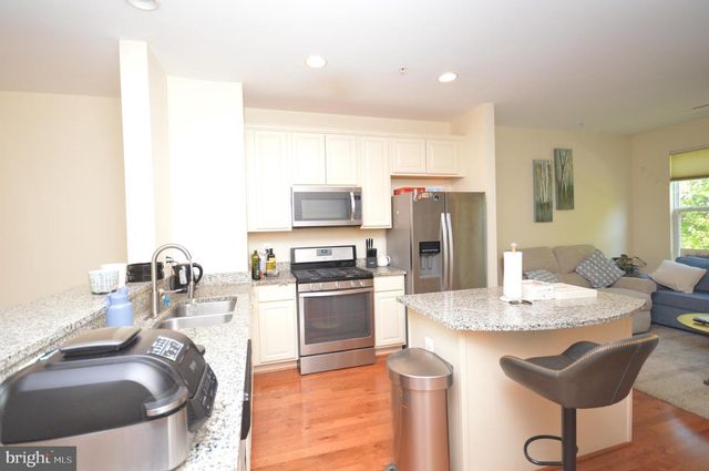 1571 RENATE DR, Woodbridge, VA 22192