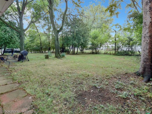 19741 Mahon Street, Southfield, MI 48075