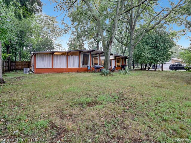 19741 Mahon Street, Southfield, MI 48075