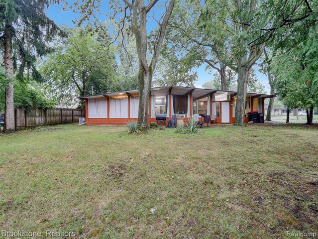 19741 Mahon Street, Southfield, MI 48075
