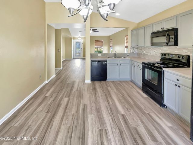 11661 PLEASANT CREEK Drive, Jacksonville, FL 32218