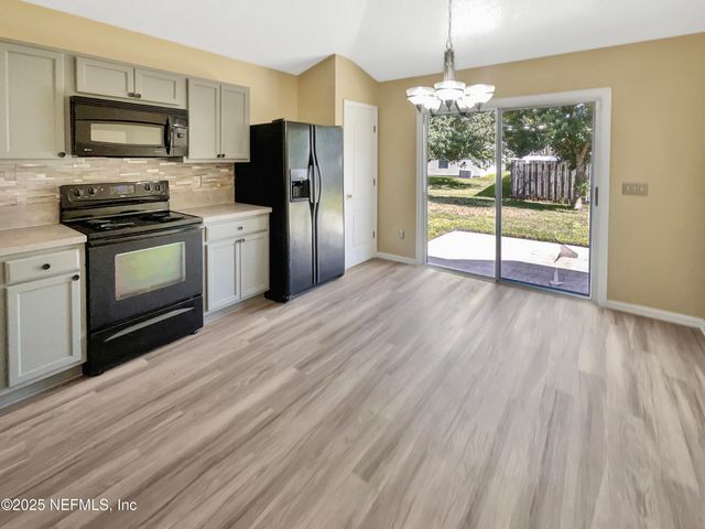 11661 PLEASANT CREEK Drive, Jacksonville, FL 32218