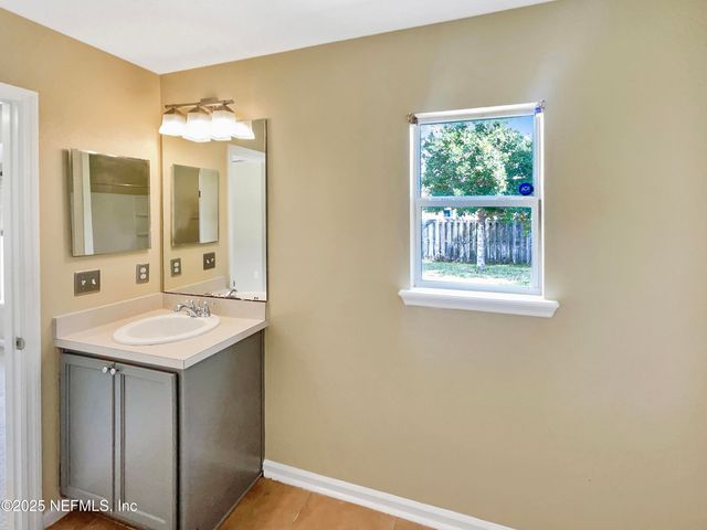 11661 PLEASANT CREEK Drive, Jacksonville, FL 32218