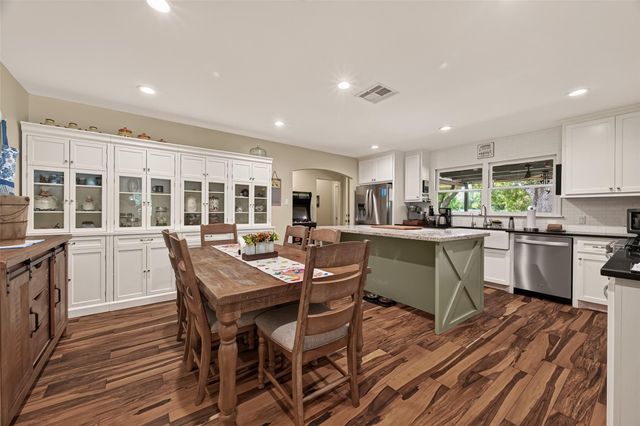 5606 Highland Road, Santa Fe, TX 77517