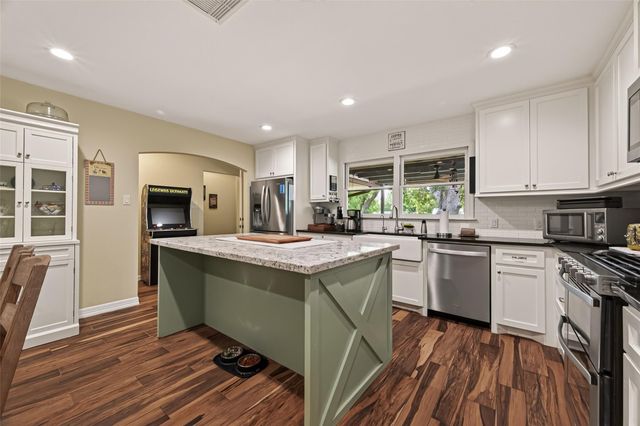 5606 Highland Road, Santa Fe, TX 77517