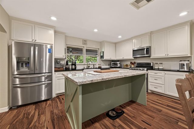 5606 Highland Road, Santa Fe, TX 77517