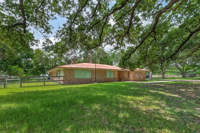 5606 Highland Road, Santa Fe, TX 77517
