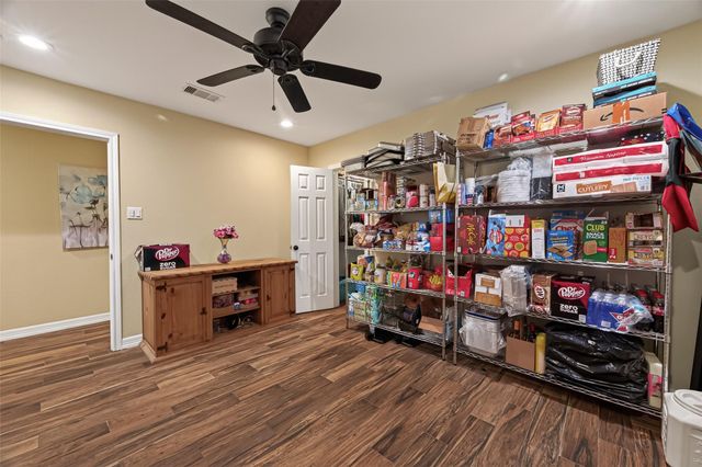 5606 Highland Road, Santa Fe, TX 77517