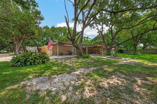 5606 Highland Road, Santa Fe, TX 77517