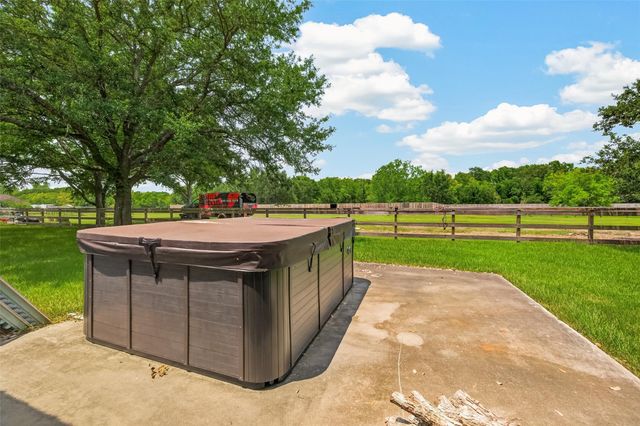 5606 Highland Road, Santa Fe, TX 77517