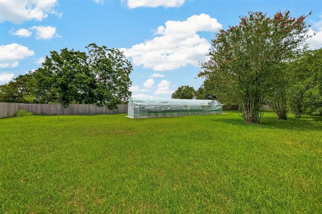 5606 Highland Road, Santa Fe, TX 77517