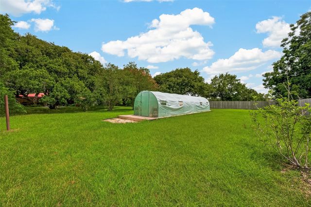 5606 Highland Road, Santa Fe, TX 77517