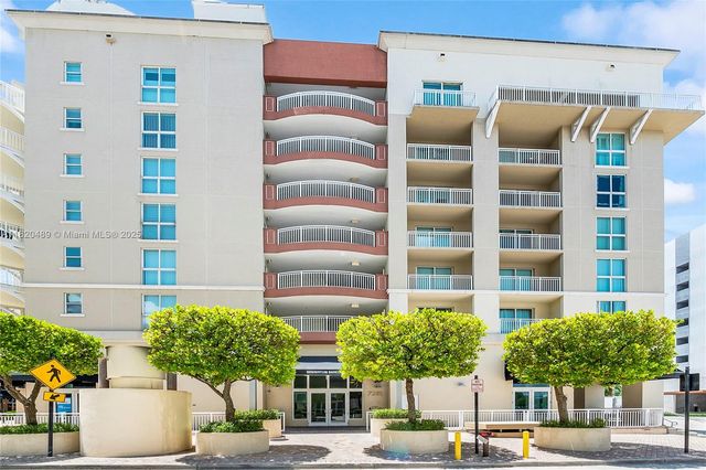 7280 SW 89th St D501, Miami, FL 33156