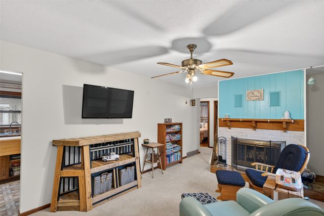 1101 Emma Avenue, Des Moines, IA 50315