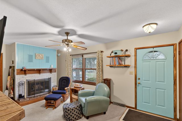 1101 Emma Avenue, Des Moines, IA 50315