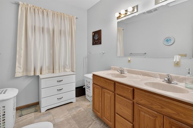 1101 Emma Avenue, Des Moines, IA 50315