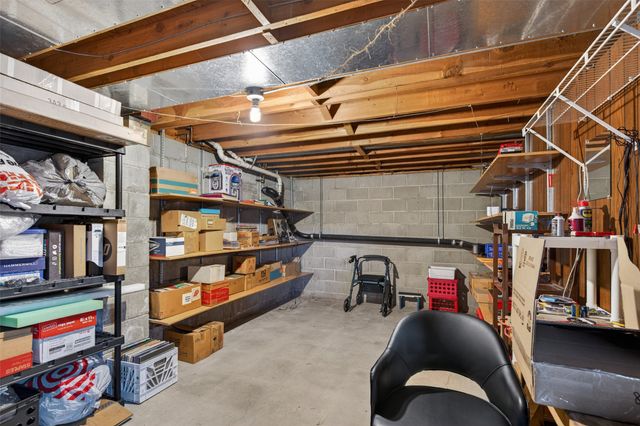 1101 Emma Avenue, Des Moines, IA 50315